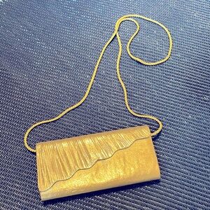 Vintage Gold Clam Shell Night Purse Evening Bag